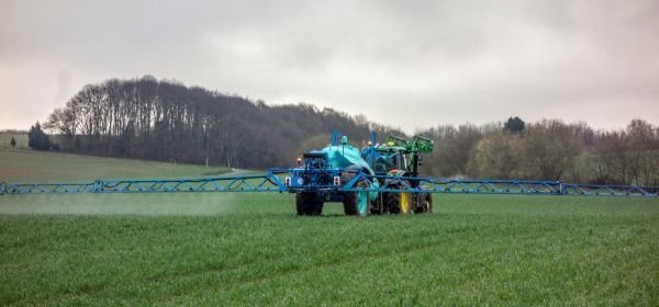 D&uuml;ngemittelkrise durch Iran Krieg: Warum Bayer, MustGrow Biologics und K+S Ihnen die perfekte Mischung f&uuml;r Ihr Depot bieten