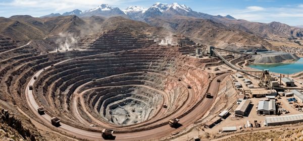 Ohne Kupfer, keine KI! Wir blicken auf die Aktien von Freeport McMoran, Power Metallic Mines und Lundin Mining!