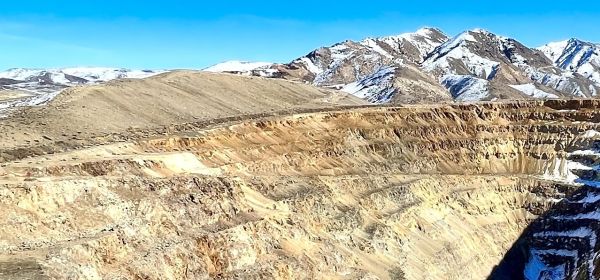 Zur&uuml;ck zum Debasement-Trade: Goldaktien wie Kinross Gold, Lahontan Gold und Newmont werden davon profitieren!